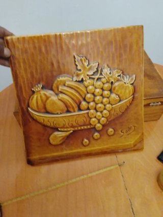 Placa de Porcelana Sadex con Relieve