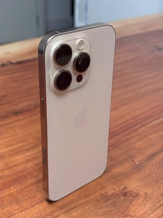 iPhone 16 Pro dorado no negociables PERFECTO
