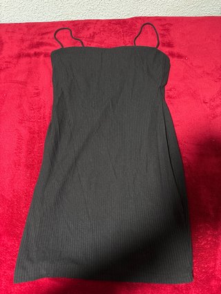 Vestido corto ajustado negro