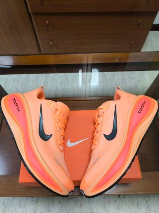Nike Vomero Plus