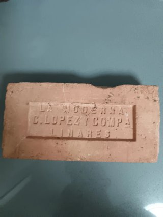 Ladrillo Antiguo Grabado La Moderna