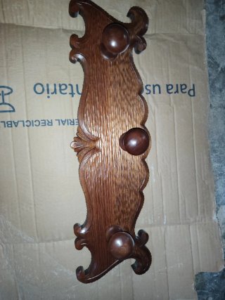 Perchero de Pared de Madera Tallado