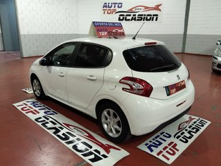 Peugeot 208 2014