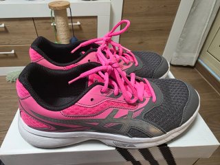 Zapatillas Asics Gris y Rosa