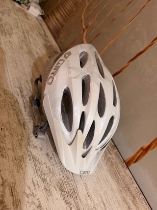 Casco de bicicleta Giro blanco