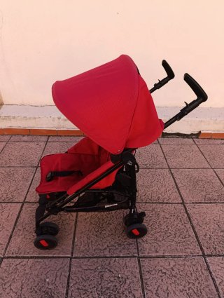 Silla de paseo roja plegable