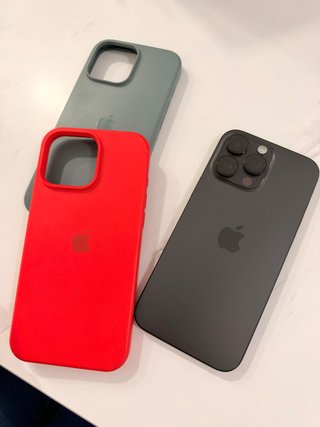 iPhone 16 Pro Max Negro Negociable/cambio por ipad