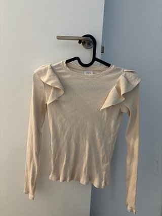 Camiseta Zara Manga Larga con Volantes