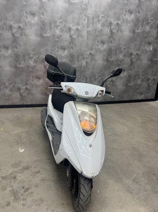 Scooter Yamaha Blanco