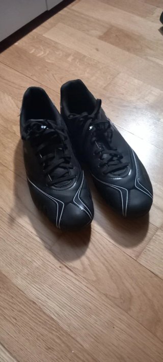 Scarpe da calcio nere taglia 42