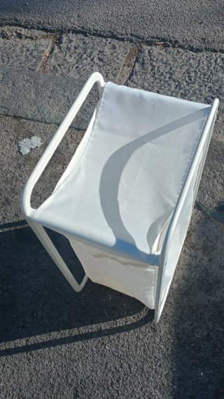 Contenitore panni IKEA bianco