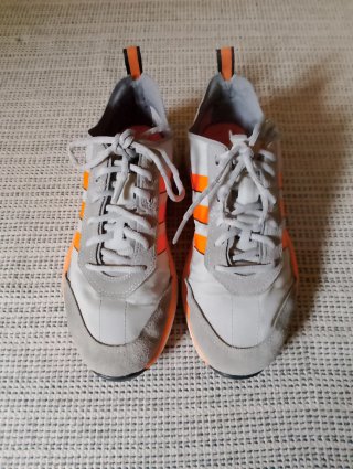 Zapatillas Adidas Grises y Naranjas
