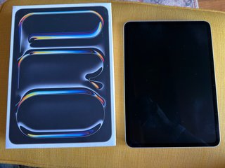 iPad Pro 11” M4 256 GB + Magic Keyboard Apple
