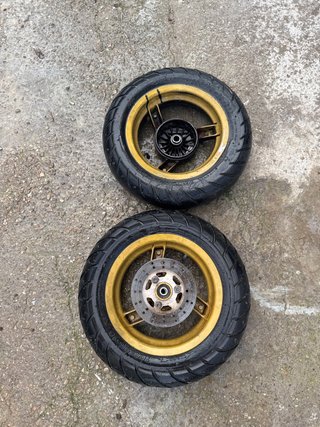 Set de 2 Ruedas para Aprilia Sonic