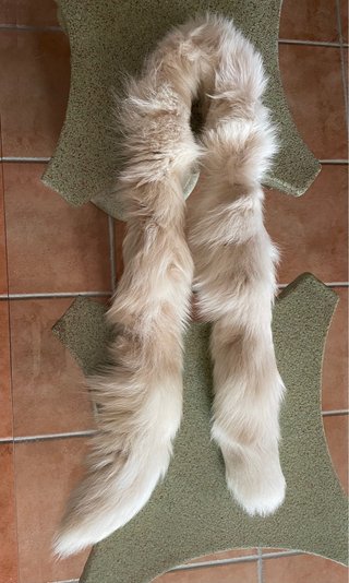 Boa sciarpa in pelliccia color perla