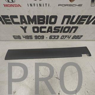 MOLDURA PUERTA CORREDERA DERECHA PEUGEOT / CITROEN