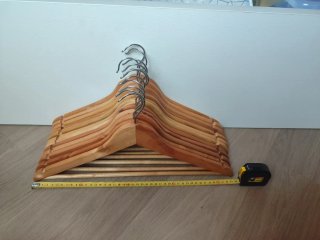 Set de 12 perchas de madera