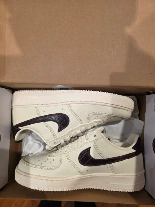 Nike Air Force 1 Beige y Marrón