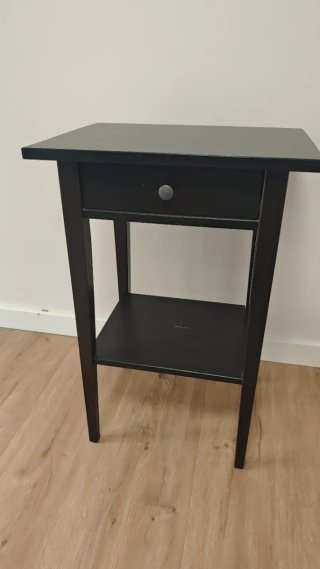 Comodino IKEA nero