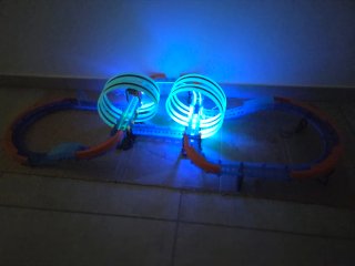 Pista per macchinine luminosa