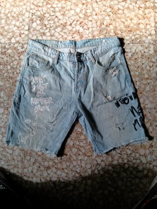 Pantalones vaqueros cortos con estampados