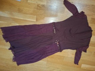 Vestido de fiesta color vino