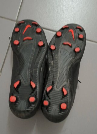 Scarpe da calcio Nike Taglia 42