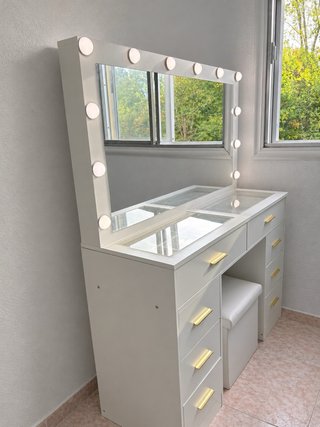 Tocador con Espejo y Luces LED