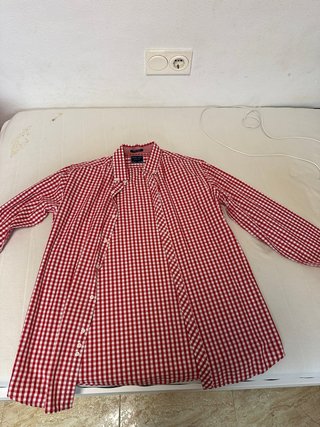 Confezione di camicie taglie M e L
