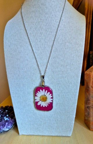 Collana con ciondolo a fiore