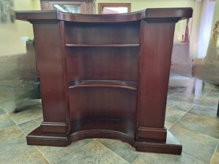 Estantería de madera curva