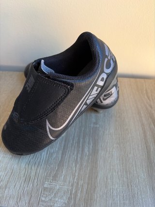 Scarpe da calcio Nike per bambini taglia 28