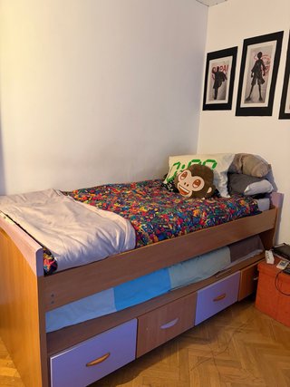 Dormitorio Juvenil con Cama y Cajonera