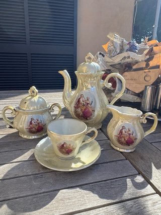 Juego de té de porcelana