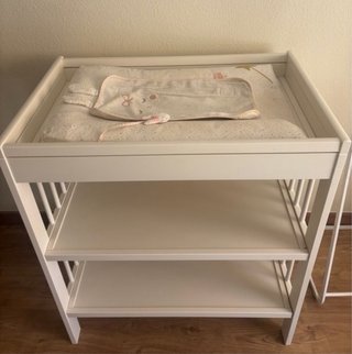 Cambiador IKEA con colchoneta