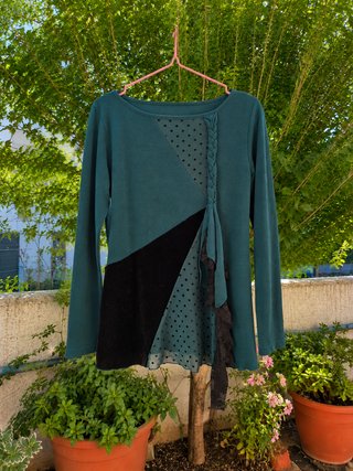 Maglia manica lunga verde petrolio e nero