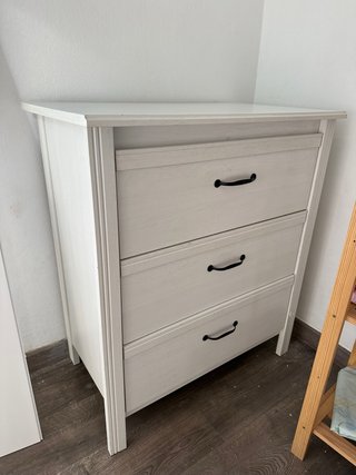 Cajonera de madera blanca