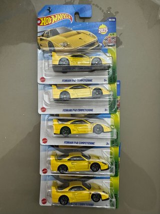 Set de 5 Hot Wheels Ferrari F40 Competizione