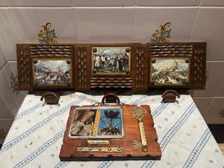 Lote 8 Perchas Pared de Madera y Metal. URGE venta